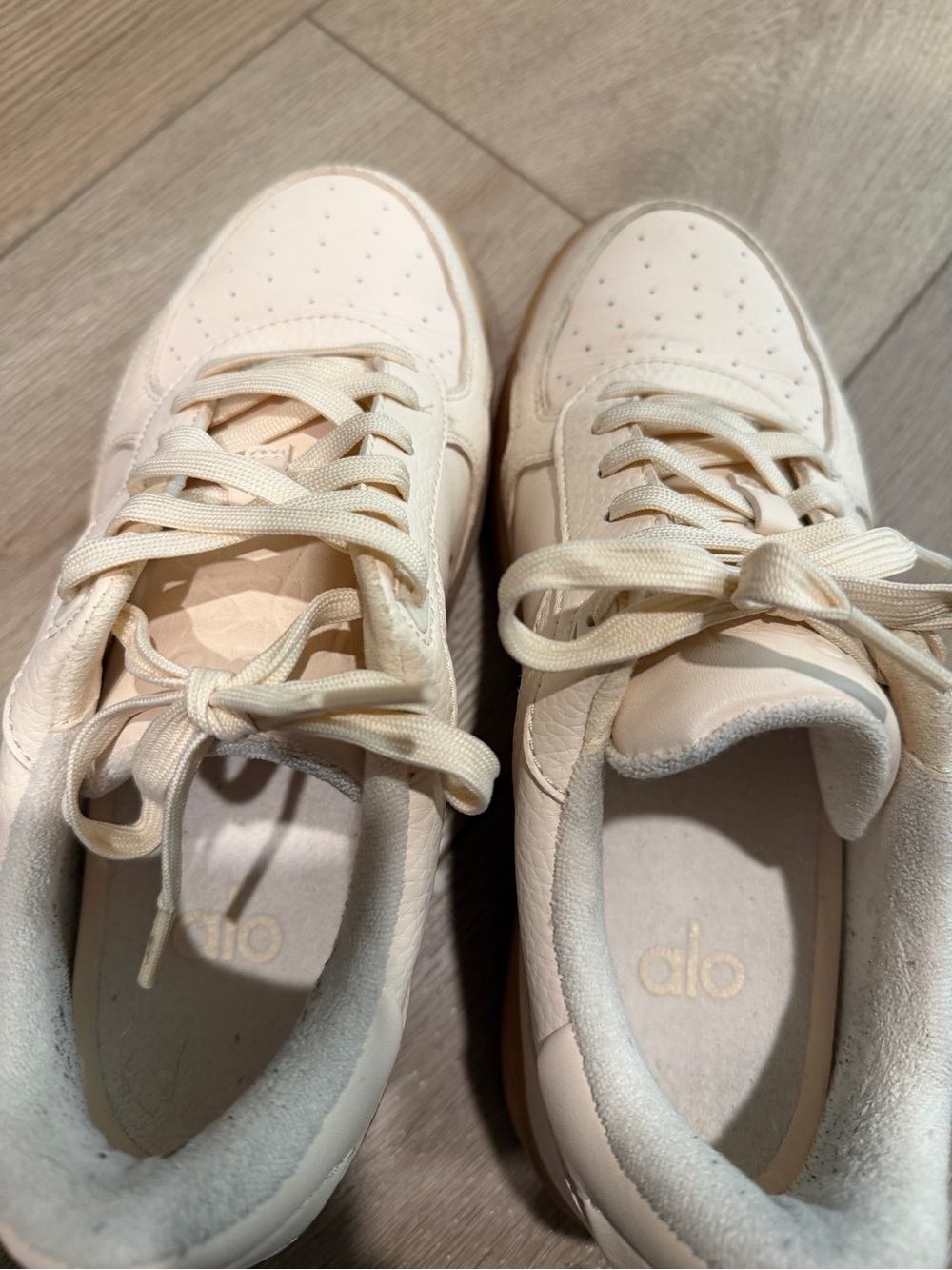 Alo recovery sneakers ladies 7.5 - Picture 6 of 8